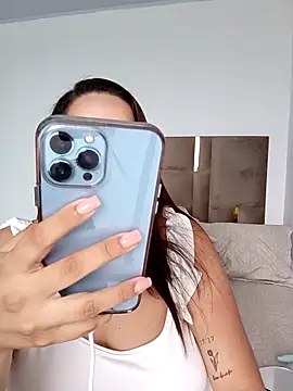 LoanaSantos online show from March 30, 9:25 pm