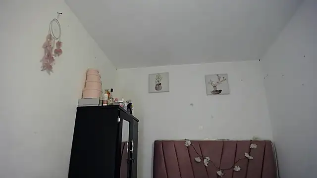 Liahdiaz  online show from July 10, 1:33 pm