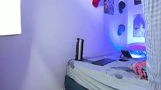 Rihanna hotx online show from March 27, 8:26 am