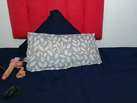 GorillaGripCunt77 online show from September 26, 2:36 pm