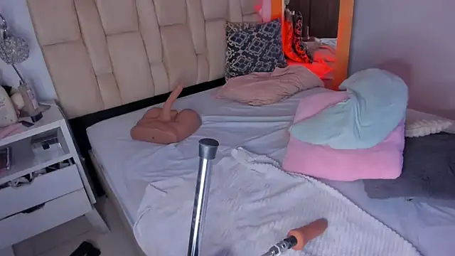 kayla-ada0 online show from March 12, 3:09 am