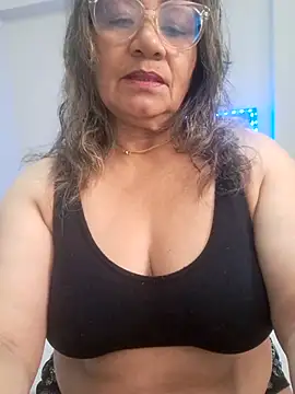 Vickysweeeettt online show from March 2, 3:41 pm