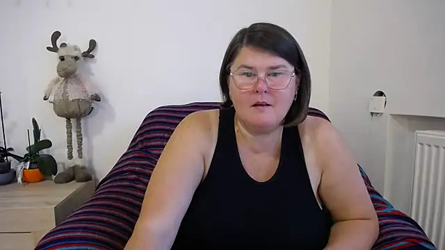 icyheart888 online show from October 9, 8:40 am