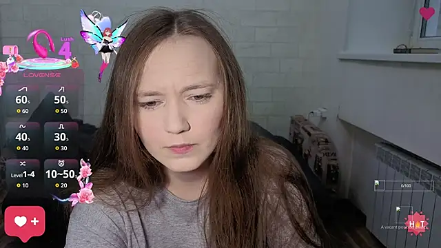 Snapshot of AlisaWyn chatting on October 8, 11:25 am AlisaWyn online show from October 8, 11:25 am