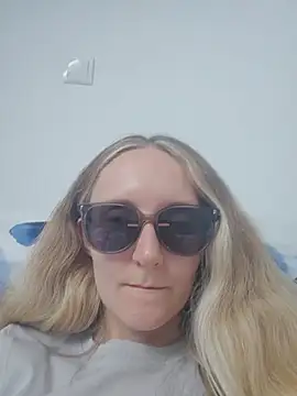 hot Mandy  online show from July 28, 5:02 pm