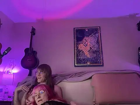 leiamegan online show from October 6, 12:49 am