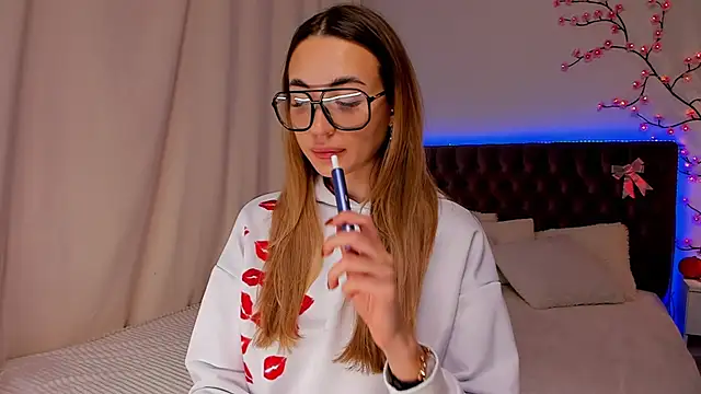 AlexaWilds online show from November 17, 6:47 am