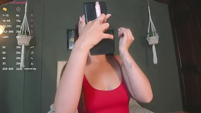 nikolevoshkie  online show from December 3, 9:17 pm