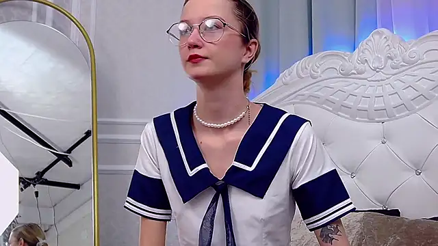 MaeLili online show from December 14, 12:33 pm