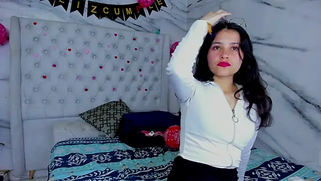 Ari and Storm online show from April 6, 5:36 pm