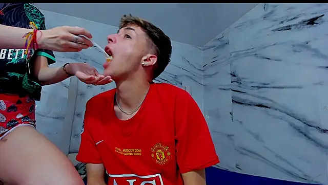 Ari and Storm online show from November 28, 3:37 pm