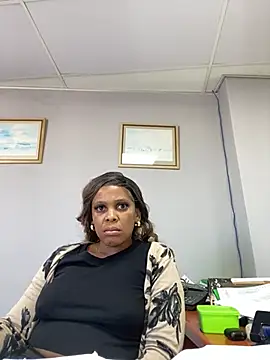 031bubbles online show from April 8, 11:56 am