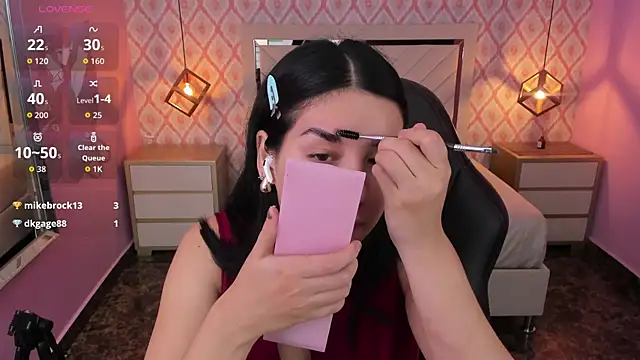 CHRISTY TEIGEN4 online show from November 15, 7:37 pm