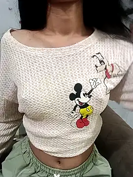 Daizy Shah online show from February 12, 4:08 pm