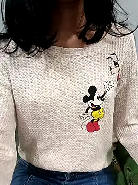 Daizy Shah online show from February 19, 6:40 pm