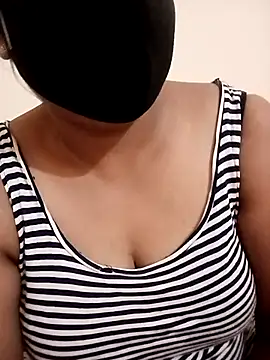 Shikha-mehra7 online show from September 15, 11:40 am