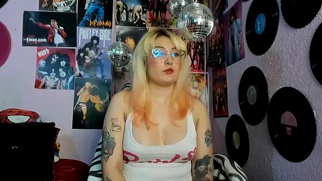 Avril Maria online show from April 12, 10:12 pm