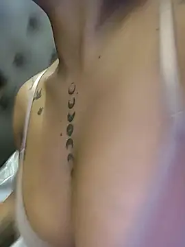 Snapshot of kdfoxxx chatting on September 13, 11:51 am kdfoxxx online show from September 13, 11:51 am