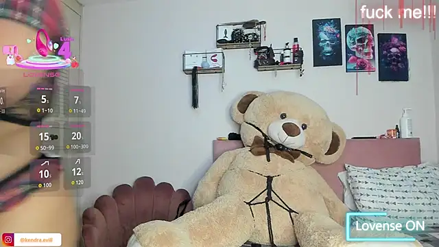 kendra lil evill online show from October 7, 10:08 am