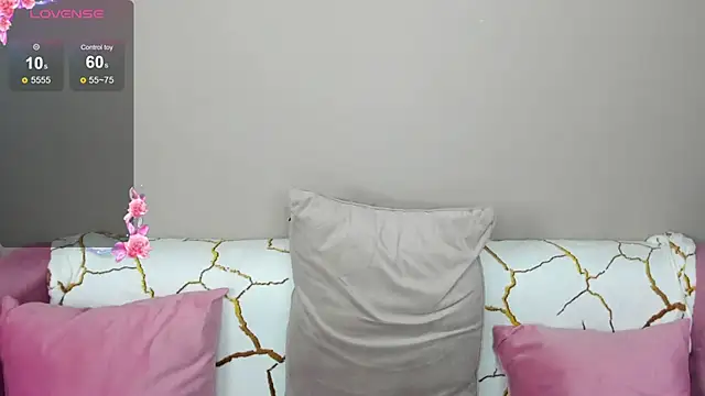 Snapshot of Alisa__Kelly chatting on October 8, 2:05 am Alisa Kelly online show from October 8, 2:05 am