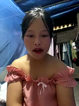 Snapshot of O_o_UwU_o_O chatting on October 16, 2:03 am O o UwU o O online show from October 16, 2:03 am