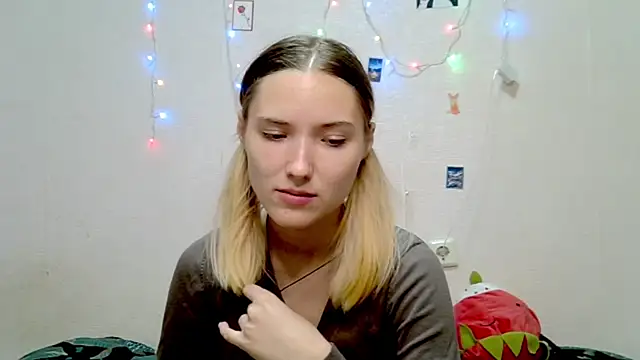  kikiclark   online show from September 20, 8:40 pm