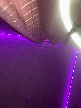 luluzinhax online show from April 7, 4:58 am