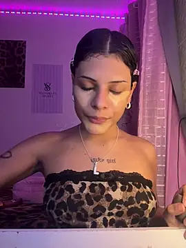 luluzinhax online show from May 31, 4:40 am