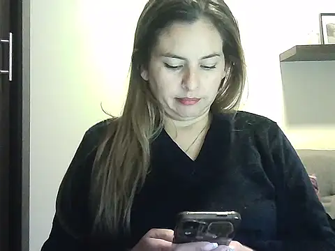 Valery  Rouse  online show from April 16, 10:12 pm