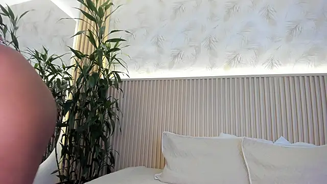 Liss-Reyes online show from September 20, 12:36 pm