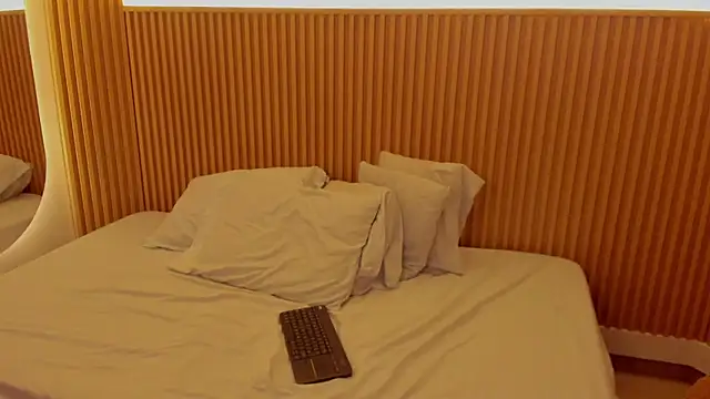 Liss-Reyes online show from April 11, 11:58 am