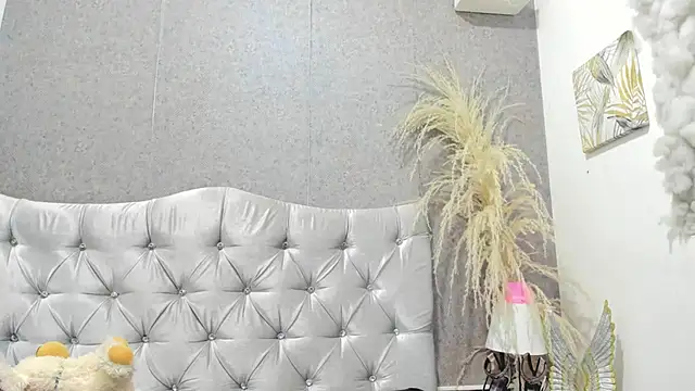 JeyJVazquez  online show from February 8, 4:00 pm