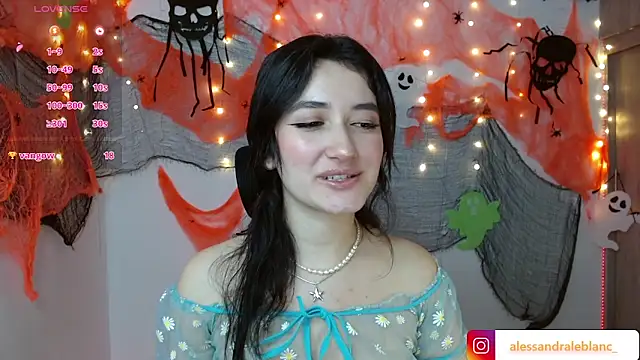 Snapshot of AlessandraLB chatting on September 29, 10:31 am AlessandraLB online show from September 29, 10:31 am