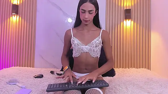 Valentinaliux  online show from April 14, 11:32 am