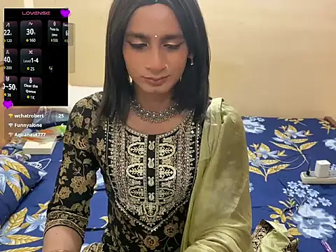 LuvLayla online show from April 13, 9:04 pm