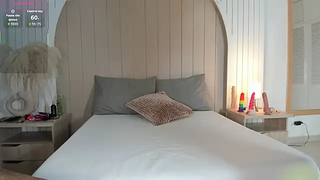 ALICESANDOVAL online show from March 26, 12:18 pm