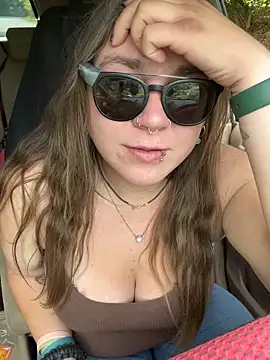 Snapshot of adventuresinsky chatting on September 8, 5:56 pm adventuresinsky online show from September 8, 5:56 pm