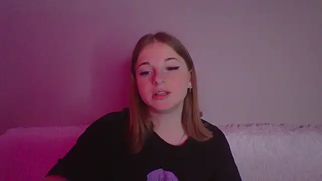 Snapshot of Star_Girlish chatting on October 25, 7:43 pm Star Girlish online show from October 25, 7:43 pm