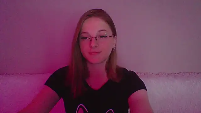 Snapshot of Star_Girlish chatting on October 24, 5:42 pm Star Girlish online show from October 24, 5:42 pm