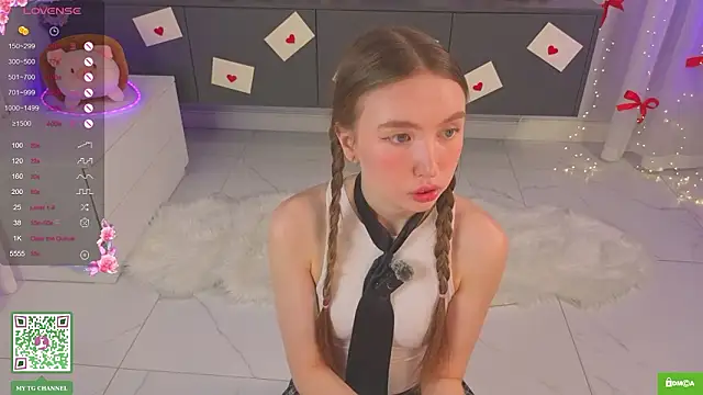 ElfredaTupy online show from March 15, 7:38 pm