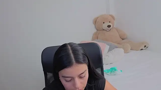 valerihouse online show from February 17, 1:27 am