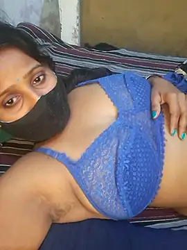 Minu love online show from March 7, 9:33 pm