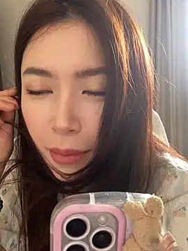 MoLi0066 online show from March 4, 8:21 am