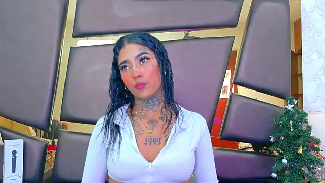 EmilieLake online show from December 20, 9:19 pm