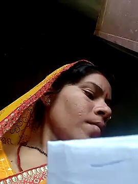 Idhika Handoo online show from September 12, 10:45 am