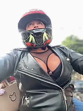 -Mia1 online show from April 7, 12:18 pm