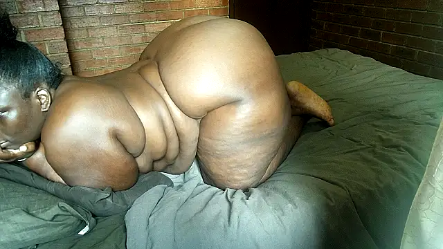 ASSQUEEN37Xx online show from October 30, 4:15 am