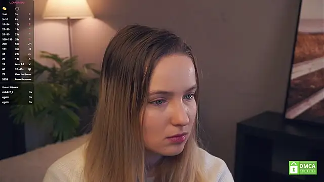 HongTomczak online show from October 20, 7:44 am