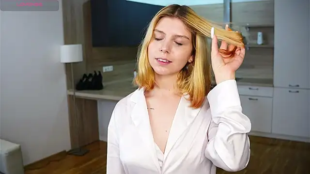 HermelindaKopczyk online show from October 5, 4:23 pm