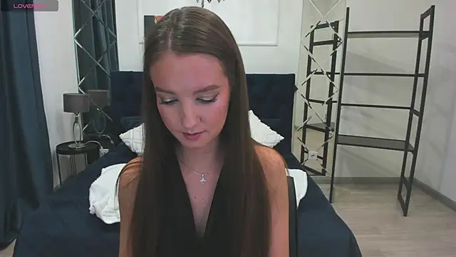 Snapshot of LoraSunnyy chatting on October 15, 8:28 am LoraSunnyy online show from October 15, 8:28 am